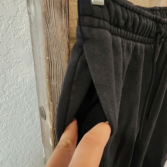 Nike Girls Black Sweatpants- Size XS - Picture 3 of 5